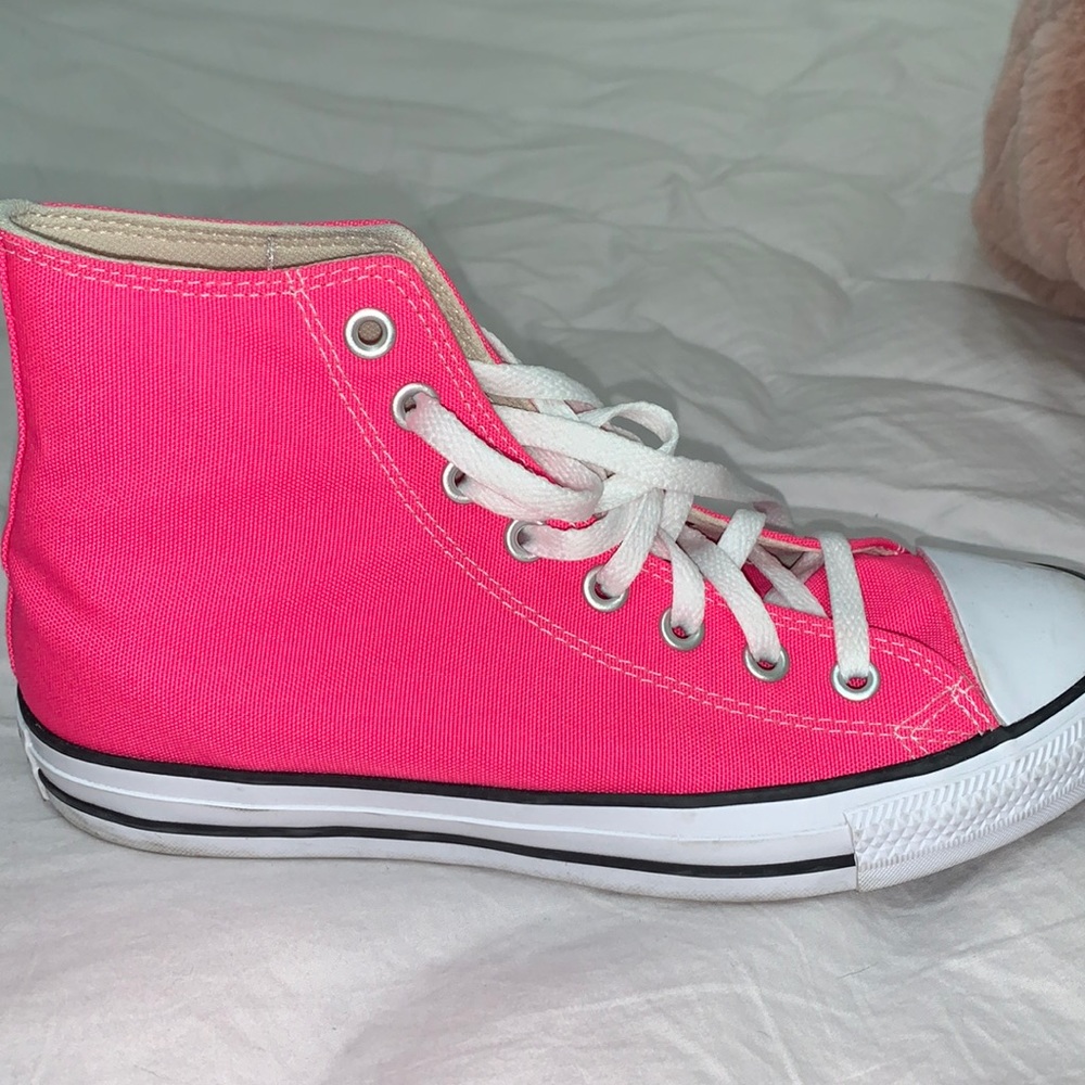 bright pink converse